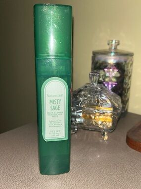 Nature well Misty Sage Hair & Body Fragrance Mist - Green
